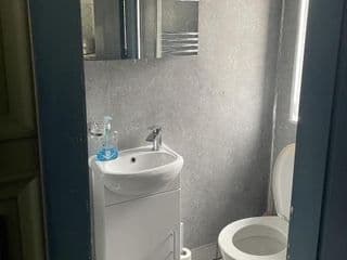 Entire Brand New Serviced Apartment in Moseley photo 2