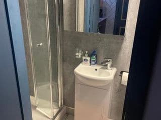 Entire Brand New Serviced Apartment in Moseley photo 3