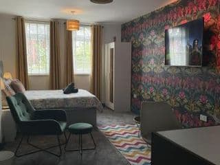 Luxury studio apartment near Birmingham citycentre photo 1