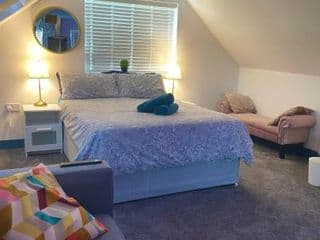 Vibrant & Modern studio apartment in Birmingham photo 3
