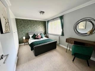 Modern Home, Close to the City Centre with Parking photo 4