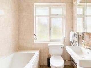 Beautiful 6 bedroom house for 15 guests next to Edgbaston Stadium photo 4
