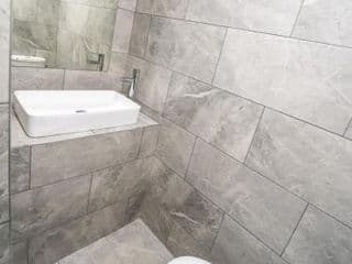 Lovely Studio close to city and UOB for Short term stays with 50ich TV's and WIFI! photo 3