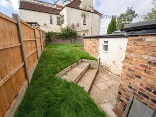 Lovely Studio close to city and UOB for Short term stays with 50ich TV's and WIFI! photo 4