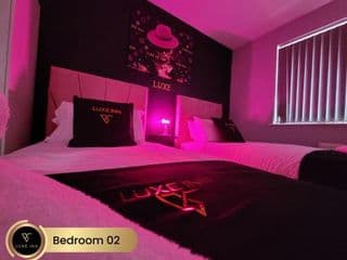 Requin Holiday Home Luxury 4 Bedroom, City Centre photo 4