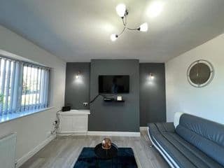 Cosy, Modern Home Near BHX, NEC and City Centre photo 4