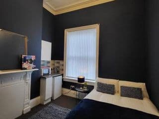 Large Digbeth Double Room Shared Bathroom photo 4