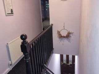 The Purple Apartment - Free Wi-Fi & Netflix- Free Parking - Entire Apartment photo 4
