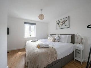 Stylish 2-bed home - For Company contractor and Leisure stays - NEC, Airport, HS2, Contractors, Resort World photo 1