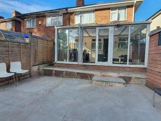 Spacious 3-bedroom home in Birmingham with driveway parking photo 4