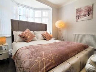 Large 5 BRH for Contractors,Families and Business free parking photo 1