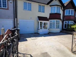 Large 5 BRH for Contractors,Families and Business free parking photo 3