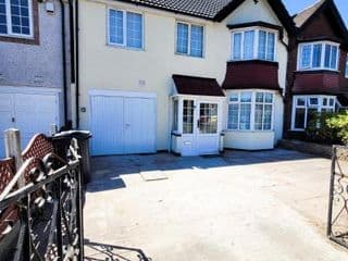 Large 5 BRH for Contractors,Families and Business free parking photo 4