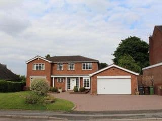 Luxury 6 bedroom entire home will free parking. photo 1