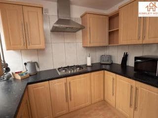 Lovely Refurbished Home - Free Parking-WiFi By Hinkley Homes Short Lets & Serviced Accommodation photo 4