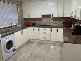 Gated home close to Birmingham City Centre photo 3