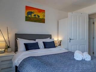 Pass the Keys NEW Chic 2 Bed Pad Central Free Parking photo 2