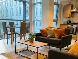 stylish two bed in the heart of the city photo 1