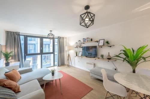 Modern 1 bedroom flat in the city centre
