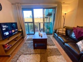 Swanky Central Apartment with Free Wifi (Sleeps 4) photo 1