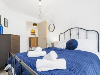 Magical - 2Bed Apartment- City Centre-Free Parking photo 2