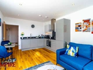 Stunning One Bedroom Duplex Apartment In Heart of Jewellery Quarter photo 2