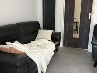 Cosy 3 Bedroom NEC House, Free WiFi, Netflix, Driveway Parking, Sleeps 6, Ideal for Families, Contractors & Corporates, Renovated To High Standard! photo 3