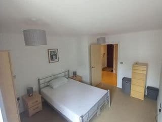 Centrally situated 1 bedroom apartment! photo 3