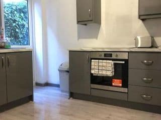 Lovely 3 Bedroom Entire Home With Driveway Parking - Close to NEC, BHX Airport - Sleeps 6 Guests [IDEAL FOR CONTRACTORS & FAMILIES] photo 3