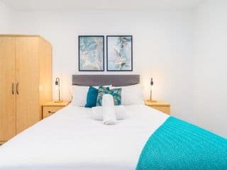 Aqua-Themed 2 Bedroom Cosy Apartment - City Centre photo 4