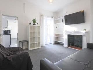 COSY 3-BED PROPERTY IN MOSELEY VILLAGE BIRMINGHAM photo 1