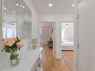 Spacious Two Bed loft Apartment photo 1