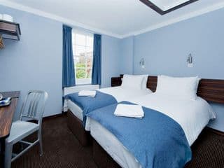 Angus Hotel photo 3