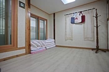 Nuhadang Hanok Guesthouse (Korea Quality)