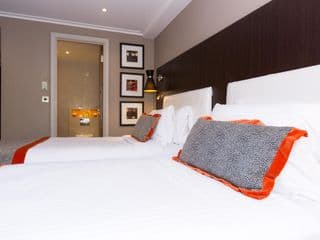 DoubleTree by Hilton London - Hyde Park photo 1