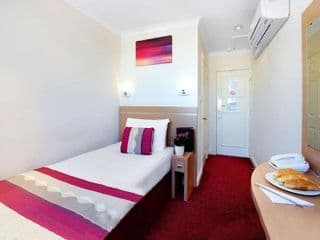 Queens Park Hotel photo 2