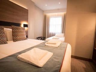 Merit Kensington Hotel photo 3