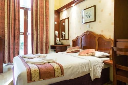 Dolphin Hotel