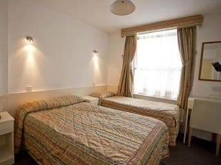 Earls Court Hotel photo 3