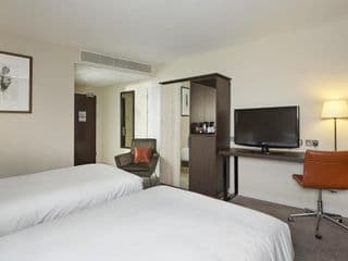 DoubleTree By Hilton London Excel photo 2