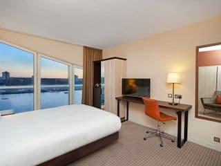 DoubleTree By Hilton London Excel photo 3