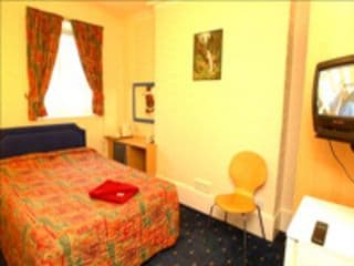 OYO Boston Court Hotel photo 4