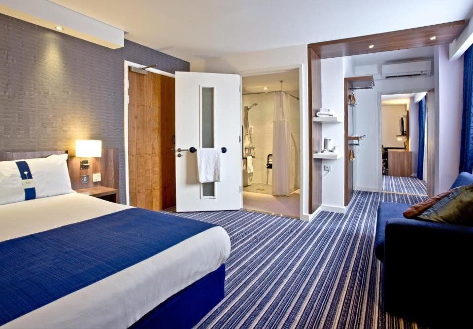 Holiday Inn Express Birmingham South A45, an IHG Hotel