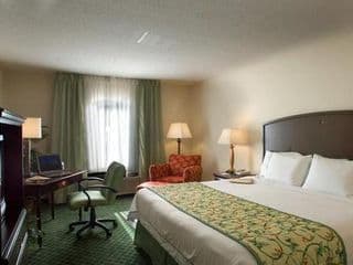 Fairfield Inn & Suites by Marriott Atlanta Buckhead photo 2