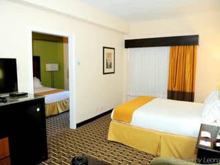 Holiday Inn Express & Suites - Atlanta Downtown, an IHG Hotel photo 1