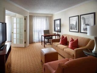 Atlanta Marriott Suites Midtown - Free Self Parking In September photo 4