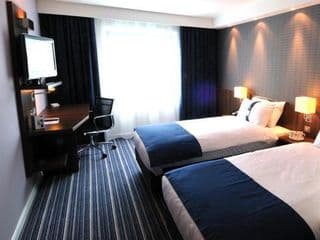 Holiday Inn Express London Heathrow T5, an IHG Hotel photo 2