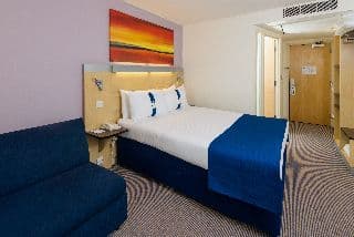 Holiday Inn Express London Stansted Airport, an IHG Hotel photo 3