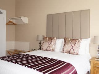 The Lawn Guest House Gatwick photo 3