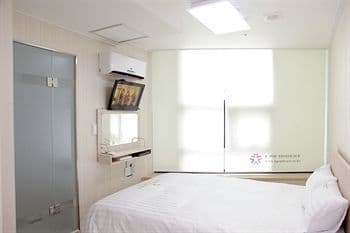 K Pop Residence II